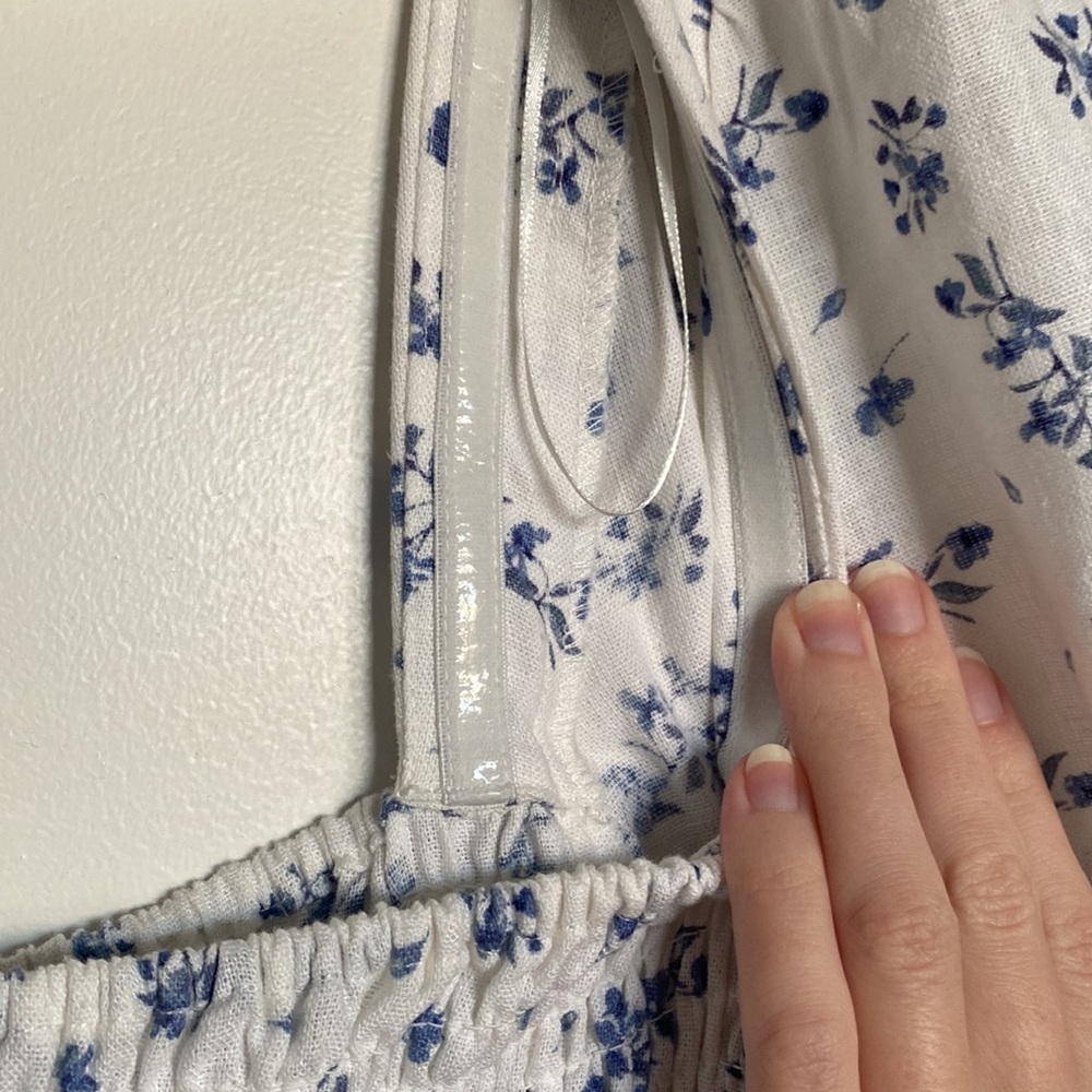 House of Harlow Midi Dress Blue White Floral
Smocked Puffed Sleeves - large - Picture 9 of 11